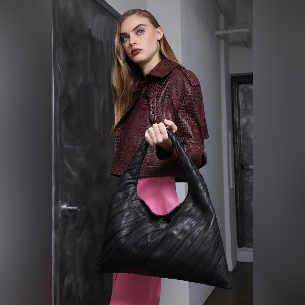 NWT Walter baker Dakota Leather Shoulder Bag
